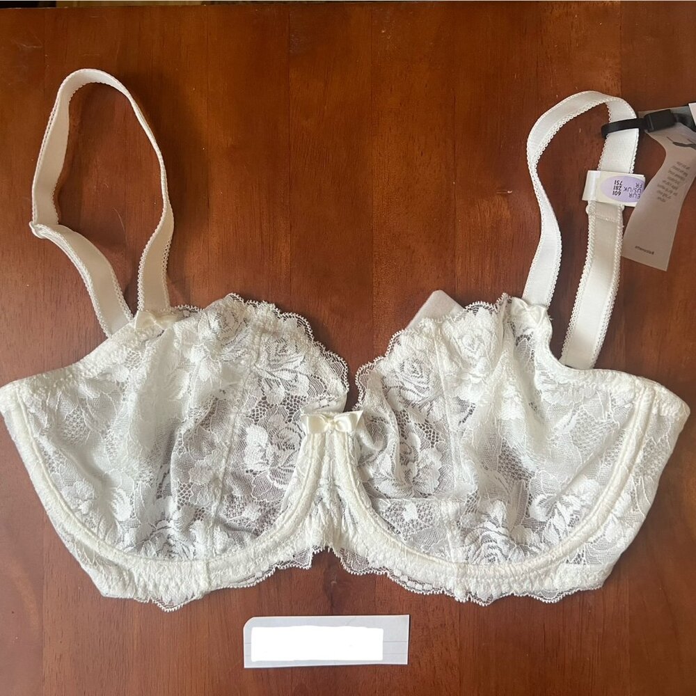 28 I Size Bra Change Lingerie